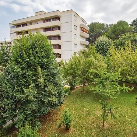 3-star With Parking And Terrace Αντίμπ
